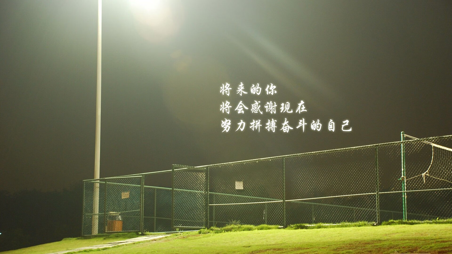 掘金大胜雷霆，常规赛巅峰对决中约基奇三分雨不断，掘金险胜马刺 约基奇三双