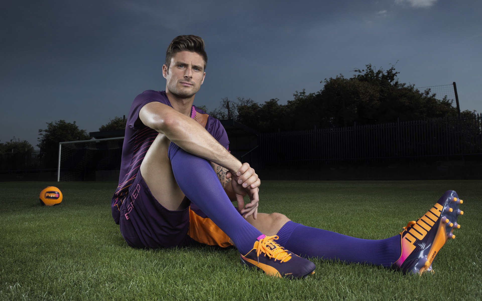 赛尔·阿尔斯塔：南非队防线的新标杆，带领全队不断进步，阿尔纳赛尔